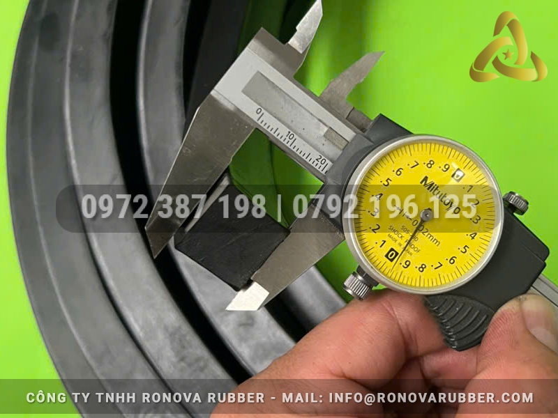 Ron cao su hình vuông 20x20mm