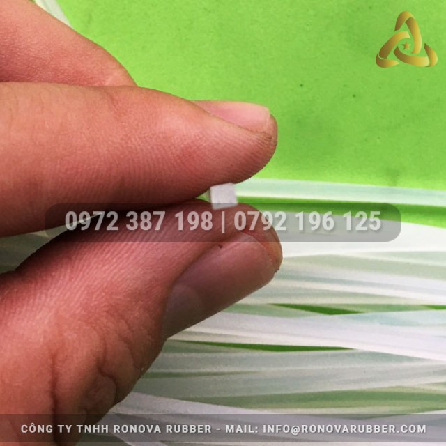 Ron silicon chữ nhật 2.3x2.5