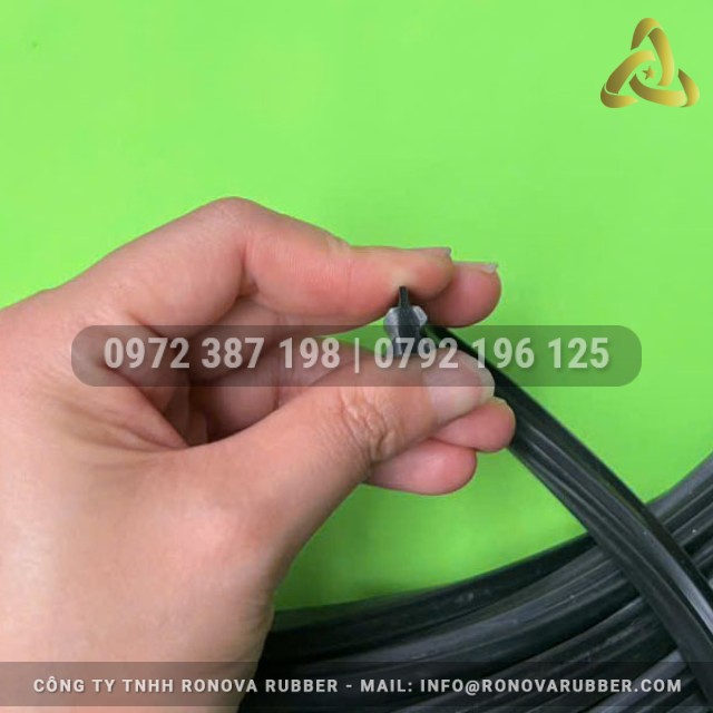 Ron silicon đen 10x3.1x3.7