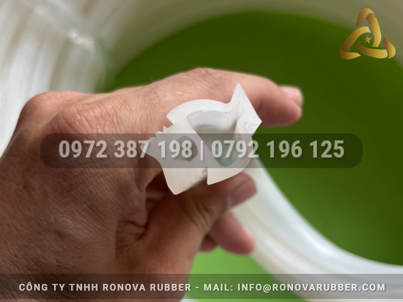 Mặt cắt ron silicon 13.8x27.2x3.4