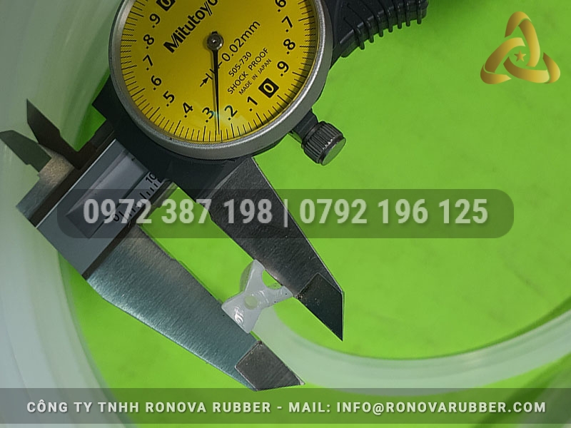 Ron silicon trắng trong 8x9x6 - Hình 1