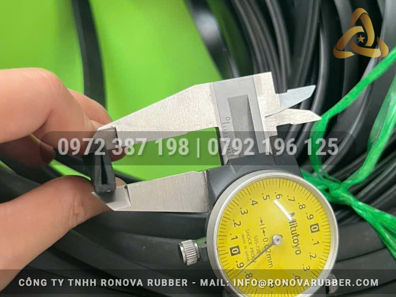 Ron cao su chữ U 11x6x2 đặc biệt