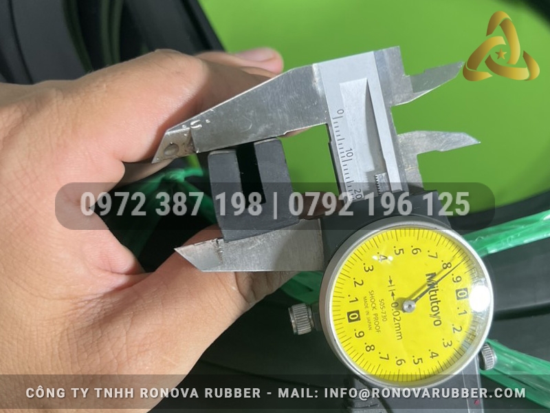 Ron cao su chữ U 17x19x5
