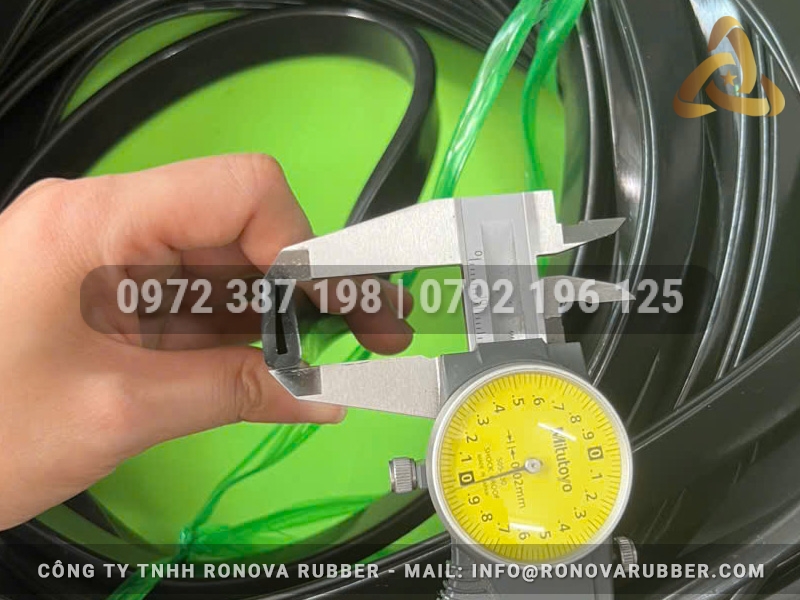 Ron cao su chữ U 17x7x2.5