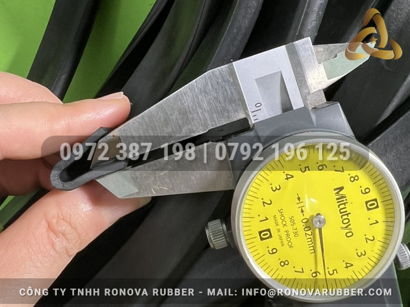 Chi tiết Ron cao su 8x18x3