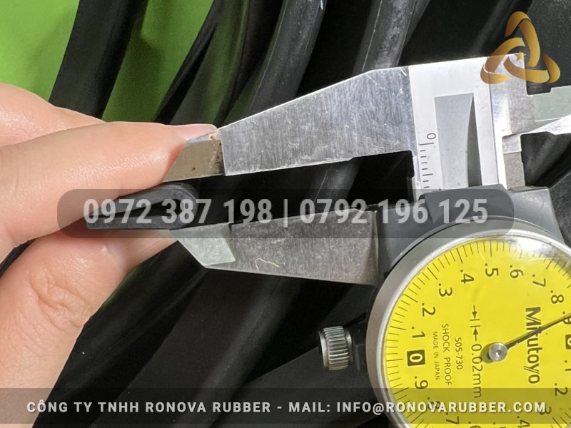 Góc nhìn sản phẩm Ron cao su chữ U