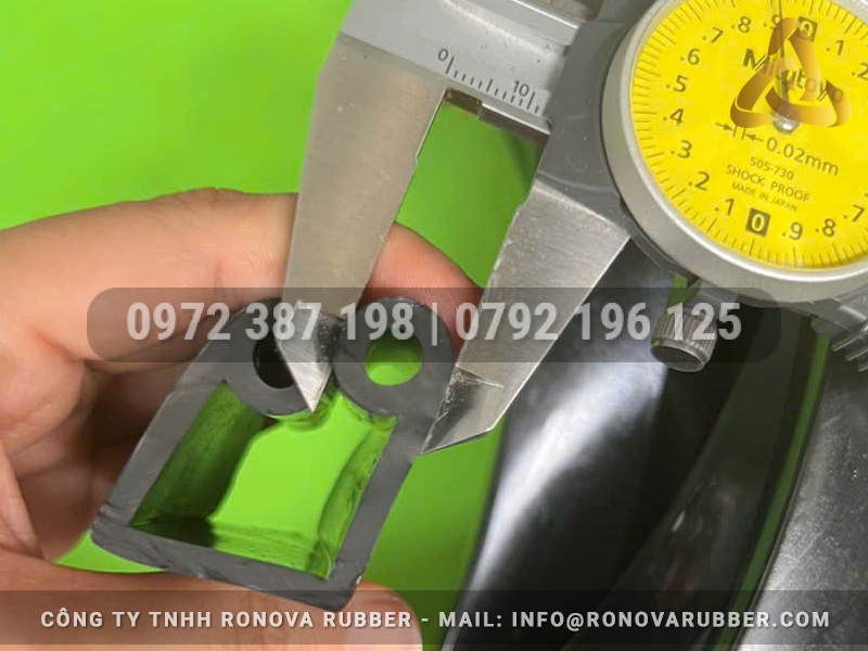 Ron cao su EPDM chữ U 28x33x3