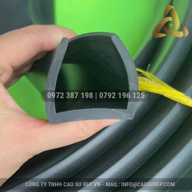 Ron cao su EPDM chữ U 40x40x32