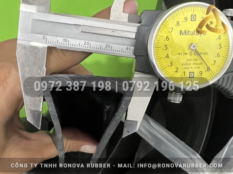 Ron cao su EPDM chữ U 40x40x5