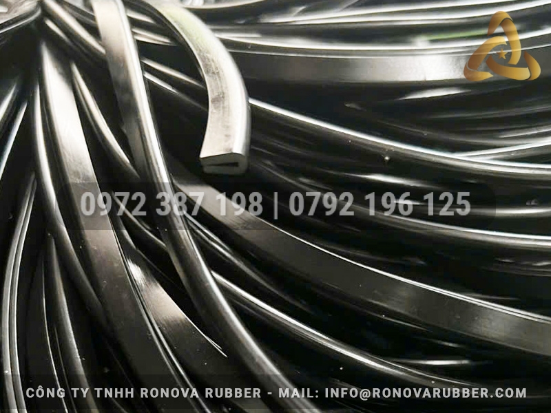 Ron cao su EPDM chữ U 4x8x1