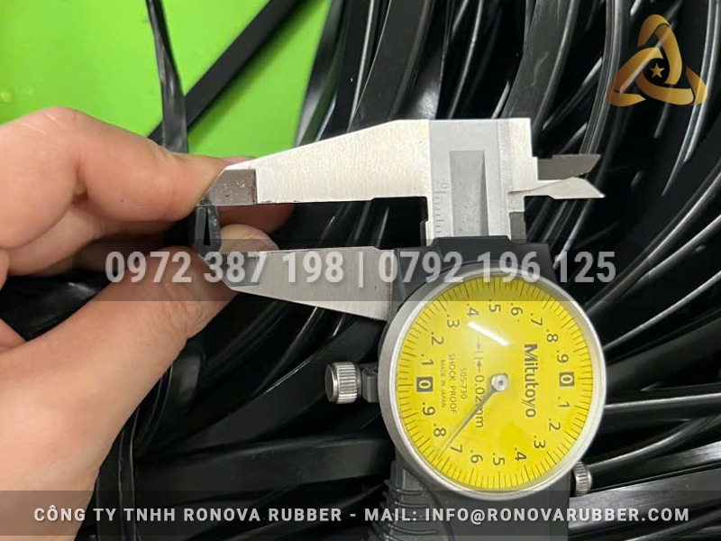 Ron cao su EPDM chữ U 4x8x1
