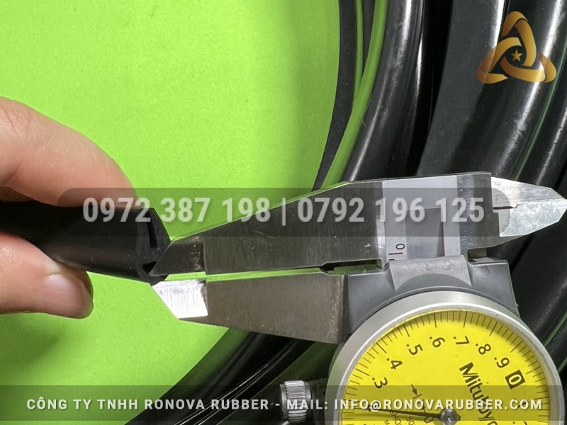 Ron cao su EPDM chữ U góc cạnh