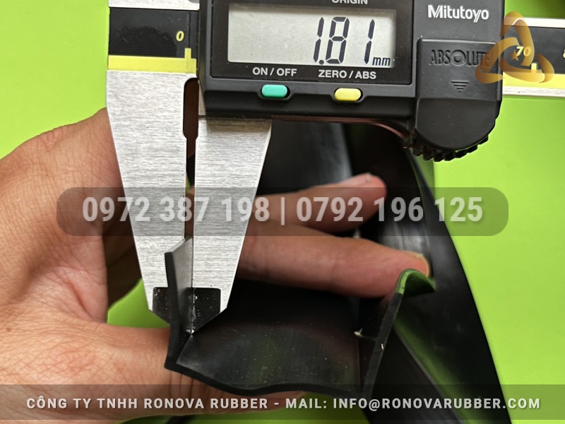 Ron cao su chữ U 38x20x35