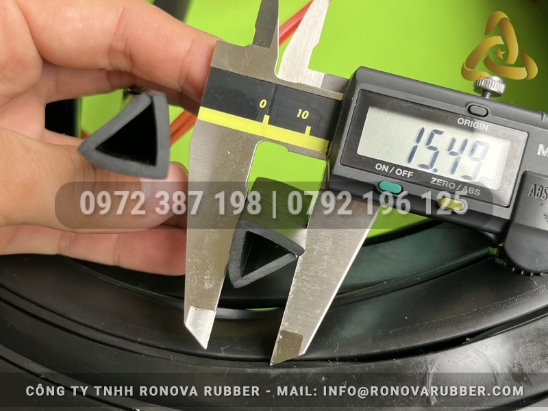 Ron cao su chữ U 16x15x12