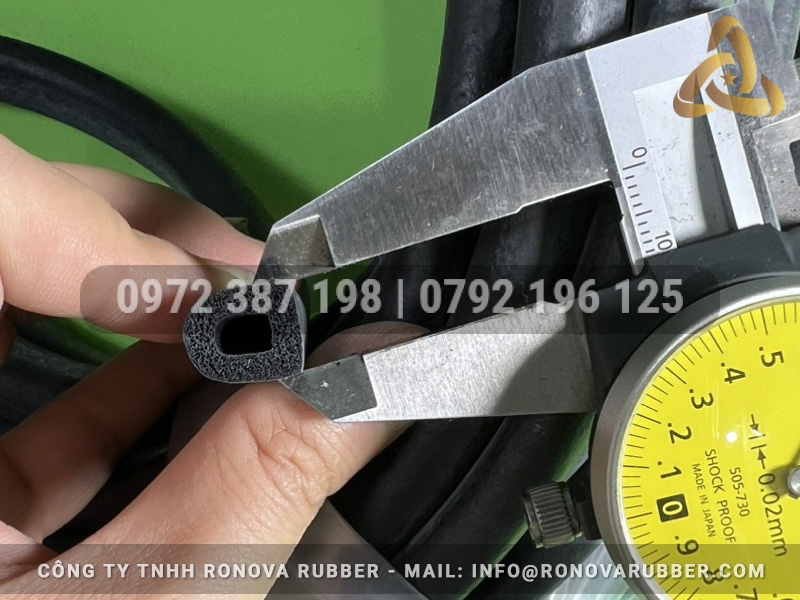 Ron cao su xốp chữ D 10x12x3