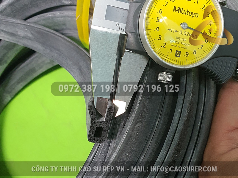 Ron cao su chữ U 10x20x3