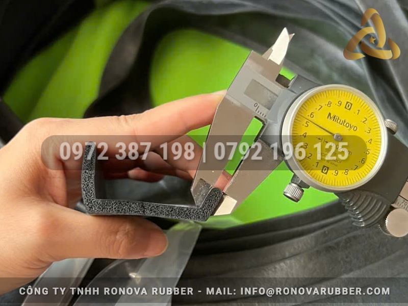 Ron cao su xop chữ U