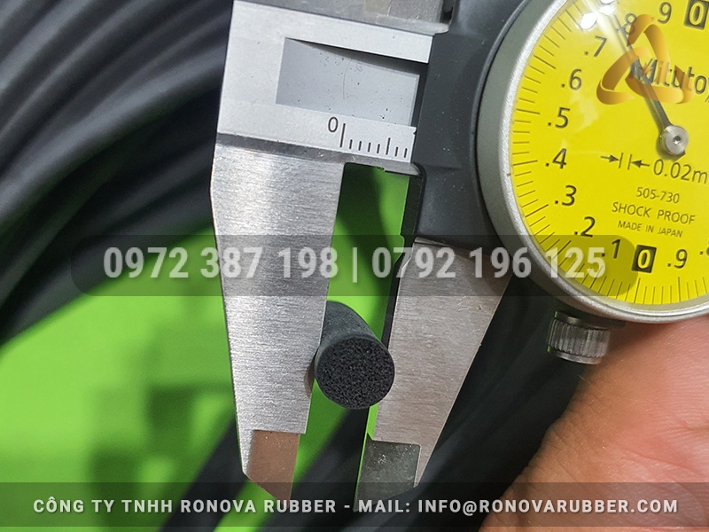 Ron cao su xốp EPDM phi 7