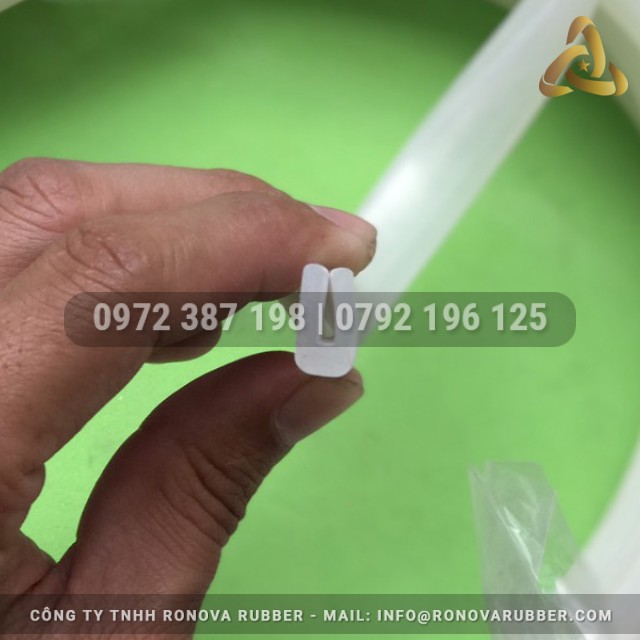 Ron silicon trắng chữ U 7x13x2