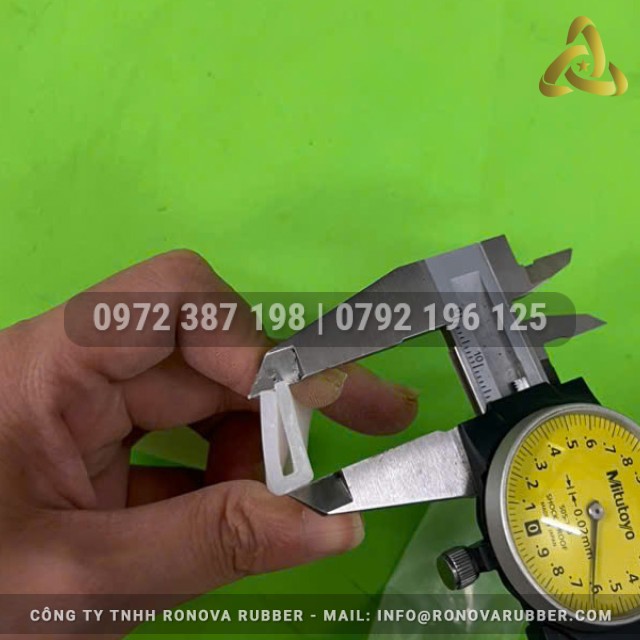 Ron silicon trắng chữ U 7x17x2.2